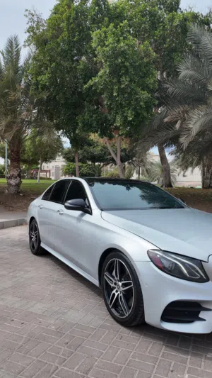 مرسيدس E300 2019 – Black Edition قمة في النظافة جاهزة للاستخدام   للبيع