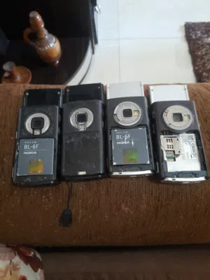 عرض ناااار كلهم 30 دينار 3 اجهزه شغاله ميه ميه جهازين بدهم غطي خلفيه وجهاز كامل وجهاز ناقص بطاريه وغ