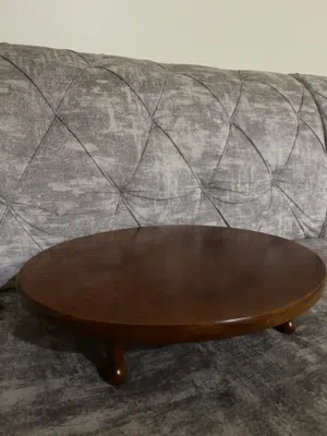 طاولة صغيرة