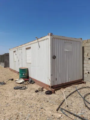تريلة سكنية مساحتها 12*3.5 تتكون من دارين وحمام