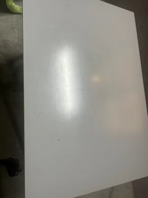 طاوله كبيره وممتازه جدا