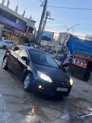 فورد فوكس 2013 بحالة ممتازة للبيع