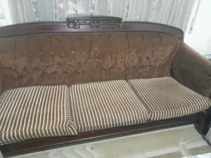 طقم كنب 7 مقاعد + شاشة تلفزيون + مكيف صحرواي