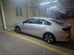 كيا سيراتو 2020 ماشي 78 الف. صبغ وكالة صيانه منتظمة بالوكالة حماية نص كبوت ودعامية امامية