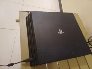 بليستيشن 4 مستعمل نظيفه