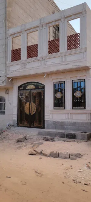 100 m2 4 Bedrooms Townhouse for Sale in Sana'a Eastern Geraf
