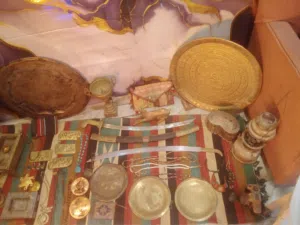 مجموعة نحاسيات انتيكا وسيوف عربية مميزة