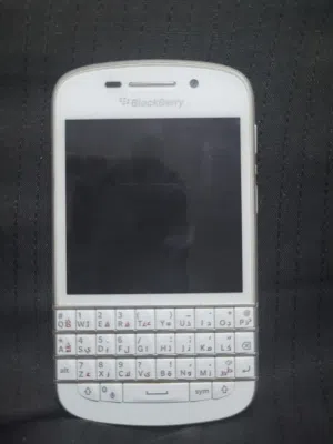 Blackberry Q10 16 GB in Baghdad