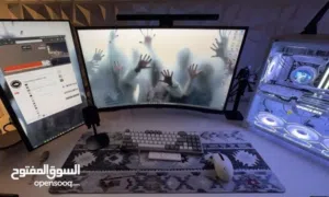 للبيع بي سي سيت اب كامل مع سكان وطاوله