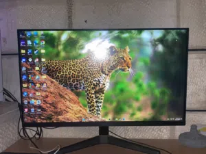 شاشة سامسونج بحالة الوكالة واضحة جدا 75hz