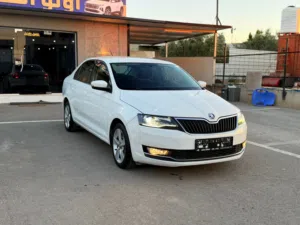 سكودا رابيد ترخيص 2018 اصل برايفت عداد قليل