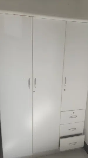 سرير اخزانه