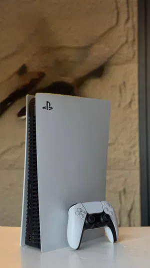 بلايستيشن 5 بحالة الوكالة مستخدمة شهرين