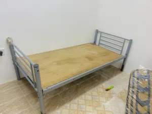 Single Bed / Strong Metal Frame Bed with Wooden Base – Good Condition