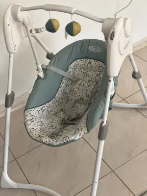 للبيع طقم أطفال بحالة ممتاز