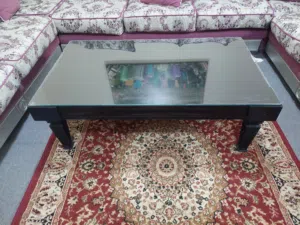 طاولة مجلس بحالة جيدة جدا