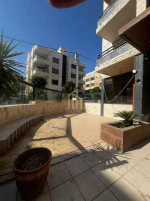1700 m2 More than 6 bedrooms Villa for Sale in Amman Um Uthaiena