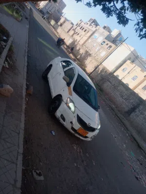سياره يارس للبيع بمليون وثلاث مائة ألف يمني تكسي لوحات اجره