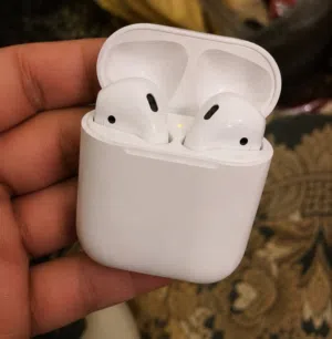 Airpods 2 الجيل الثاني اصلية للبيع