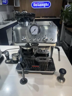 جهاز او مكينة قهوة اسبريسو ديلونجي احترافية