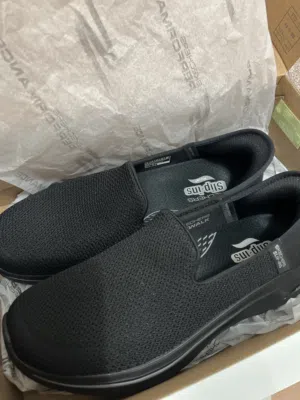 حذاء سكيتشرز / skechers shoes
