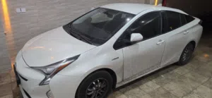 2017 toyota prius  in very good  condition