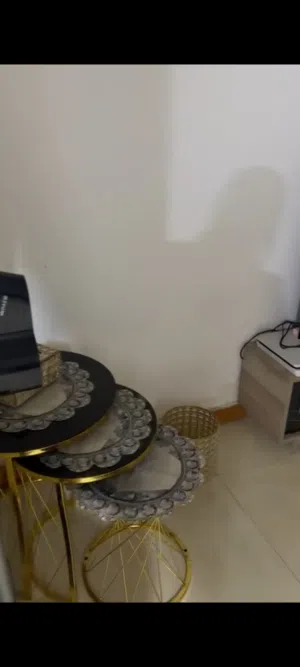 طبلات اسود وذهبي