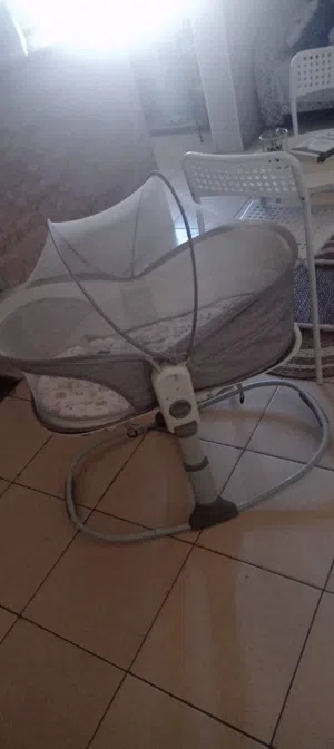 تخت بيبي لعمر 6 اشهر