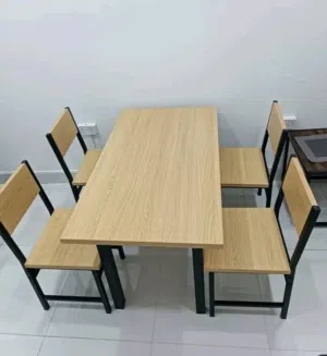 New 4 Seatar Dinning Table