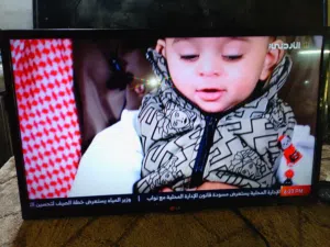 شاشة lg نضيفة جدا مكفولة