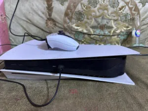 بلي فايف نضيف 100/100كامل ملحقات ويا يدتين وقرص فيفة 25وجيتي اي وحرب قرص لو قرصين السعر 675