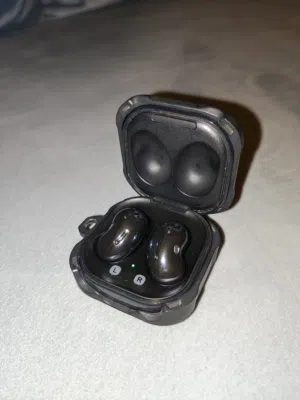 Samsung galaxy buds live + cover