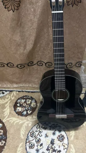 قَيتار كلاسيك ياماها C40b