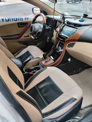 HYUNDAI ELANTRA 2012