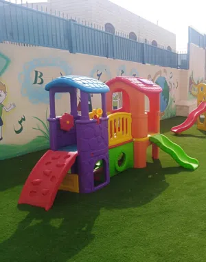 لعبة كليب هاوس بيت المغامرات الممتع متعدد الوظائف للحضانات ورياض الأطفال