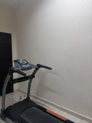للبيع الاه مشي و رياضه نضيفه