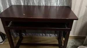 طاوله مكتبيه
