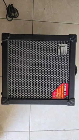 للبيع أمبليفاير جيتار Roland Cube-40 الأصلي
