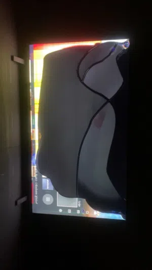 شاشه توشيبا مكسوره 50 بوصه 5دينار و شيل