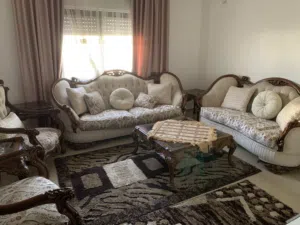 طقم كنب وطاولات