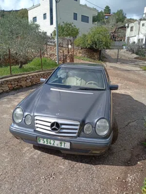 السيارة الكلاسيكية وصاحبة الفخامة والاصالة موديل  E240   1998 بسعر مغري على الكاش