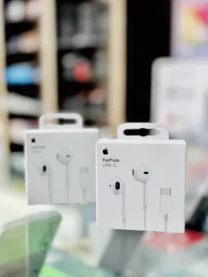 سماعة أذن سلكية  USB - Type C  من آبل APPLE