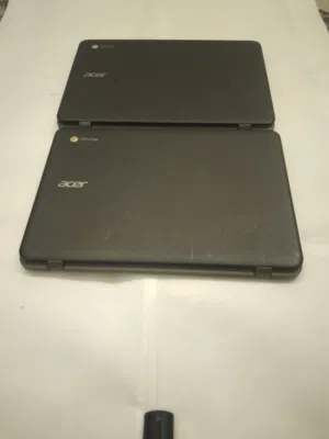 حبتين كروم بوك من شركه اسر مع شاحن واحد للبيع