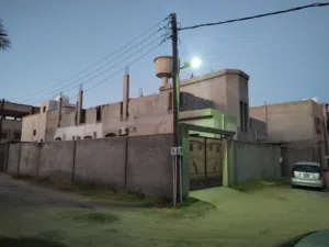 منزل للبيع ، بعد مثلث السدرة ، خلف حي الزهور ، المقابل لمعسكر التكبالي