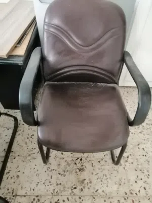 كرسي مكتب لون بني