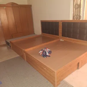2 bed with mattress new just using 4 months