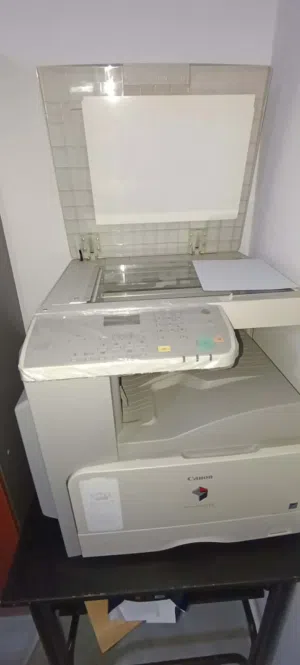 للبيع مكينه تصوير كانون 2318