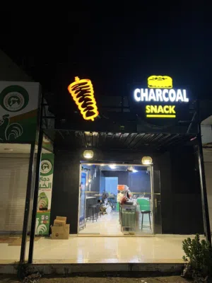 مطعم سناكات وشاورما للبيع