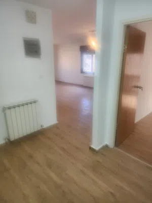 شقة غير مفروشة للبيع