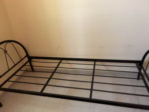 سريرين حديد بحالة ممتازة (تواصل عبر الواتس آب)